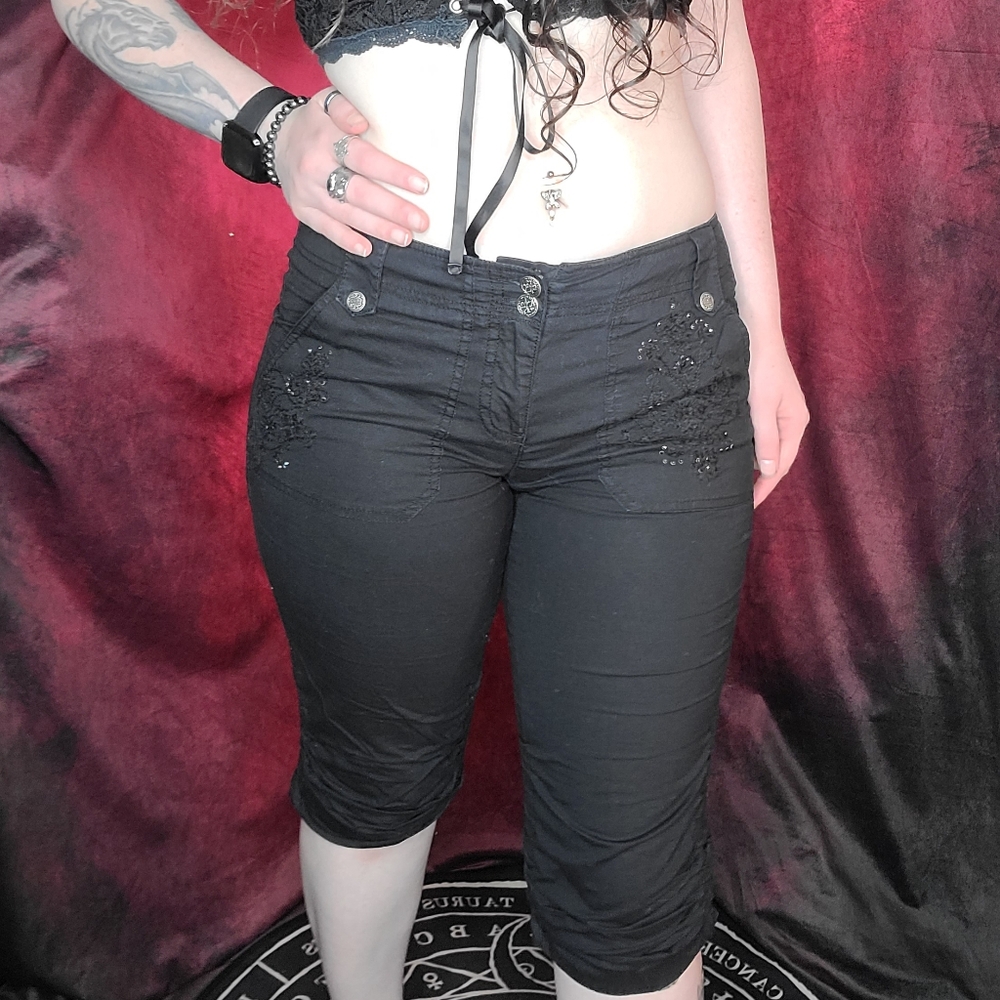 Fairy grunge bedazzled Capri pant.